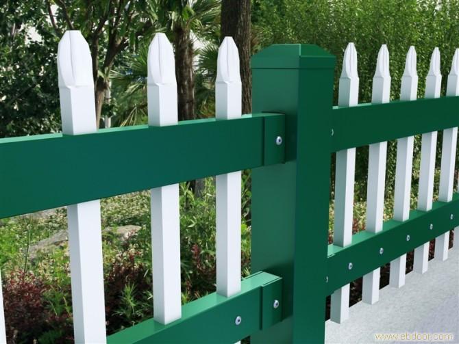 別墅小區(qū)鋅鋼護(hù)欄草坪護(hù)欄