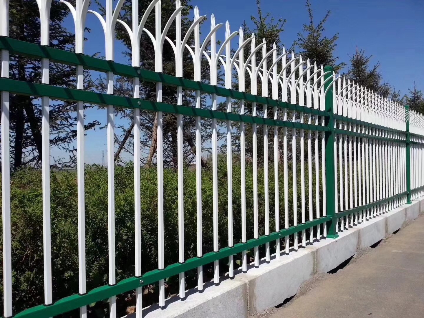 雙向防攀爬圍墻護(hù)欄